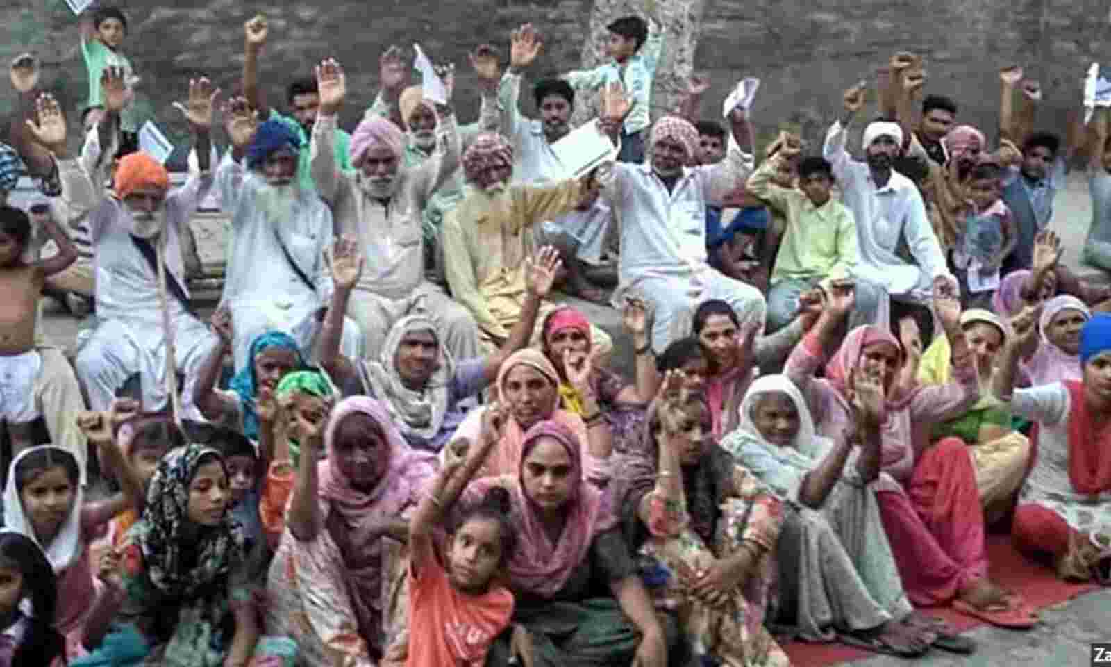 Fist For Farm: How Punjab&#39;s Dalits Are Fighting For Their Right Over Common Land